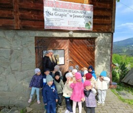 Dzieci podczas zajęć w Niepublicznym Przedszkolu i Żłobku Świerkuś w Istebnej